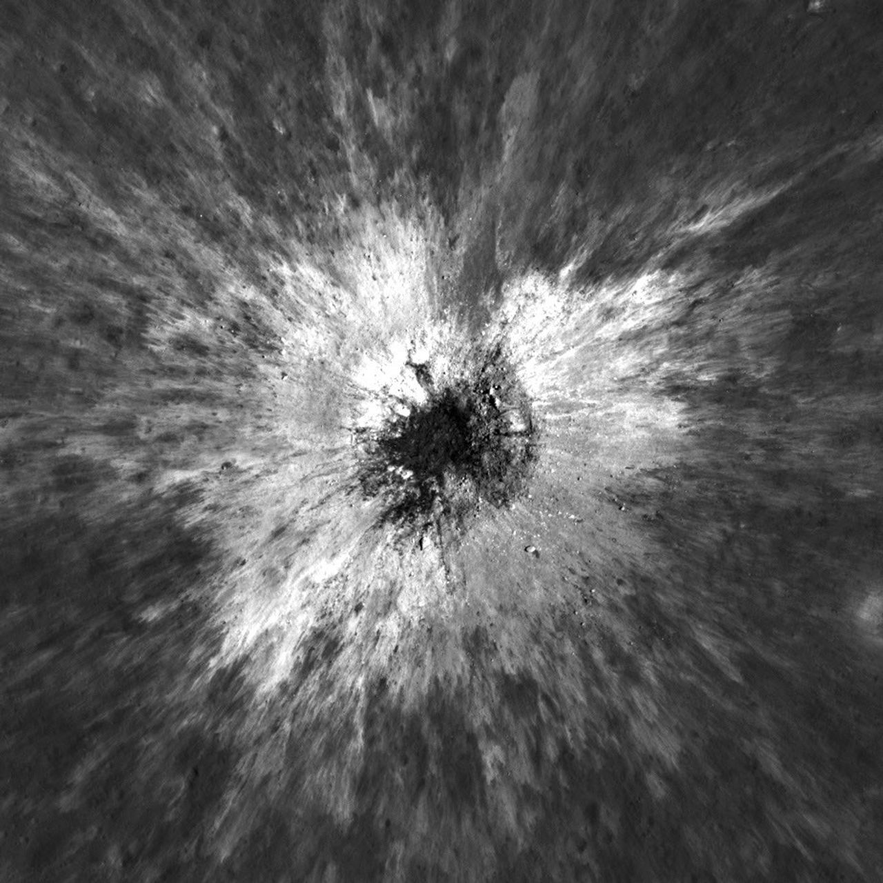 Un Nuevo Cráter Lunar: McGetchin